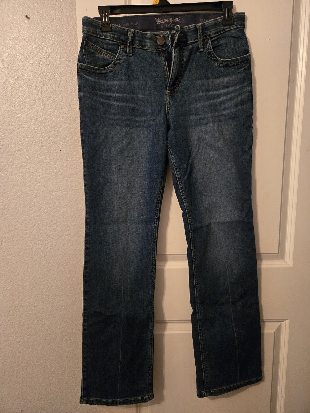 Wrangler Women's Classic Indigo Straight Leg Jeans